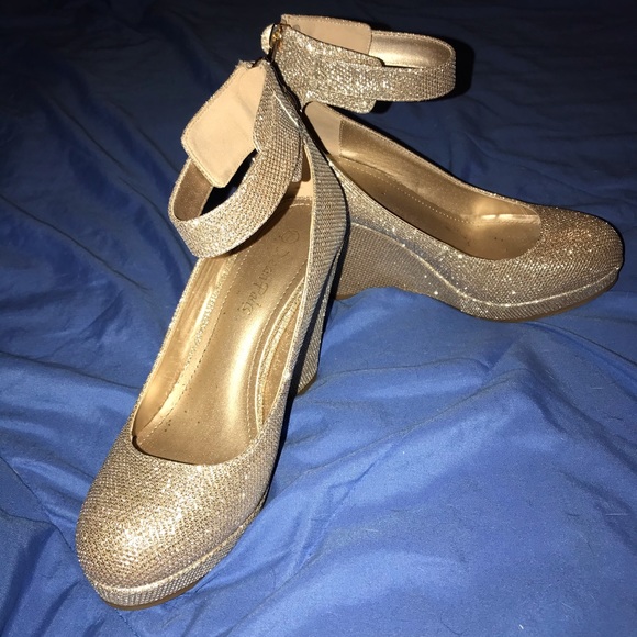 Shoes - Gold Glitter Wedges Size 7